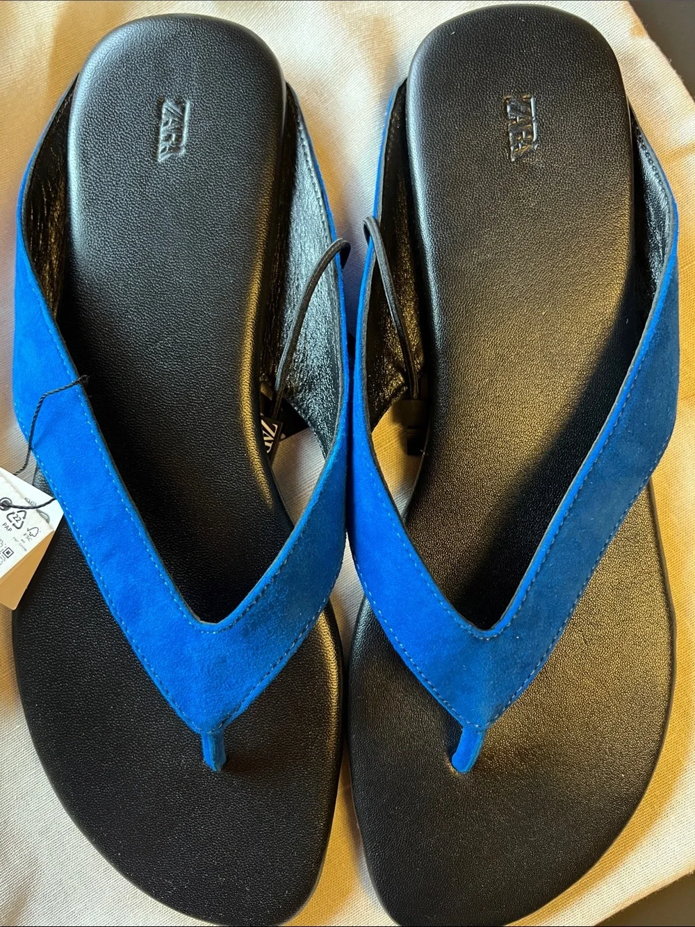 Zara Flat Leather Sandals - Size 9 US Women - New with Tags & Dust Bag - Picture 3 of 15
